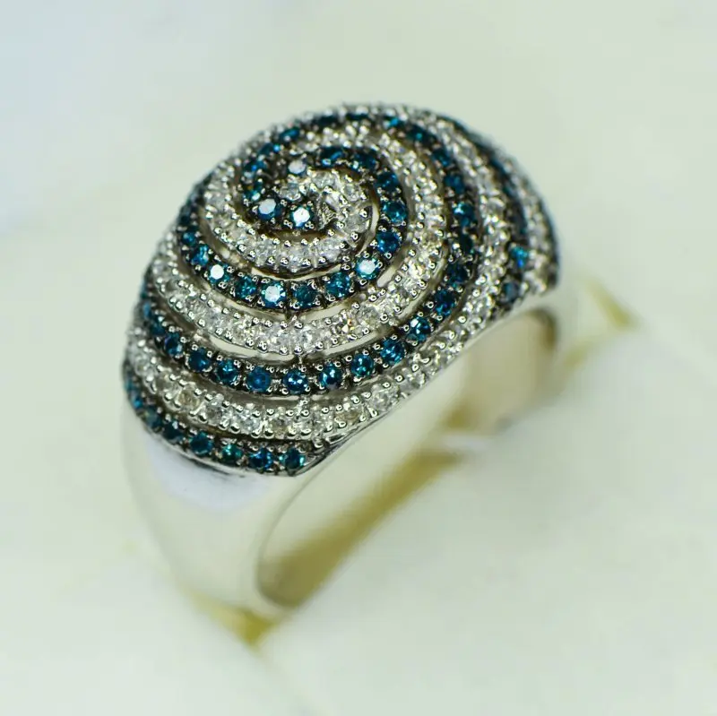 Кольцо декоративное из белого золота