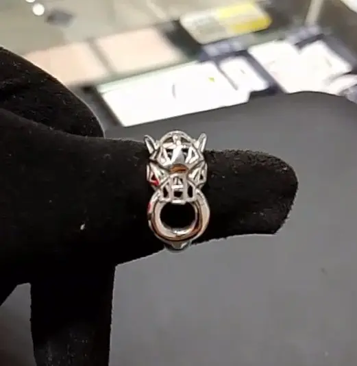 Кольцо декоративное из серебра