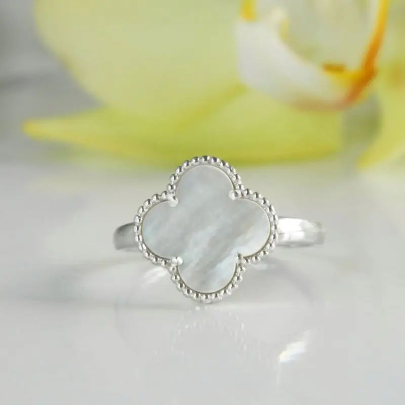 Кольцо декоративное из серебра