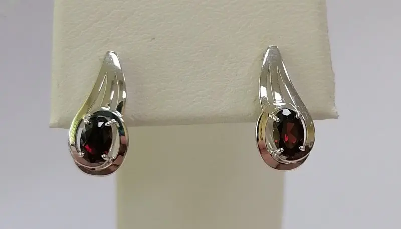 Серьги с английским замком из серебра