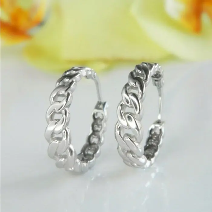 Серьги с английским замком из серебра