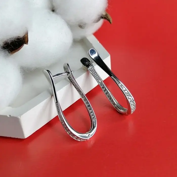 Серьги с английским замком из серебра