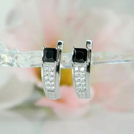 Серьги с английским замком из серебра