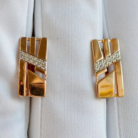 Серьги с английским замком из красного золота