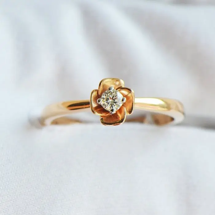 Кольцо декоративное из красного золота