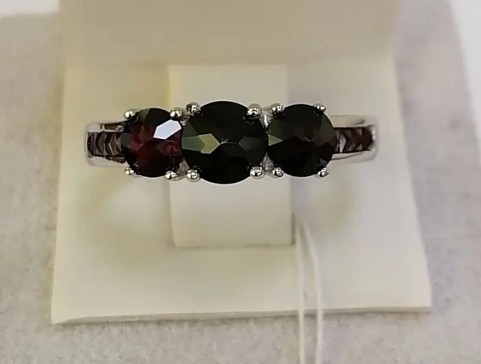 Кольцо декоративное из серебра