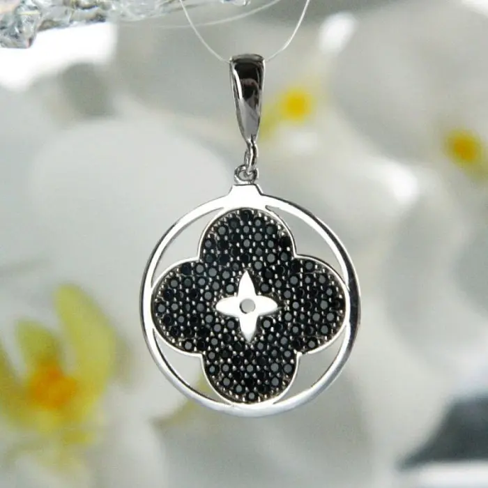 Подвеска декоративная из серебра