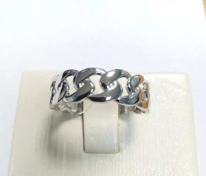 Кольцо декоративное из серебра