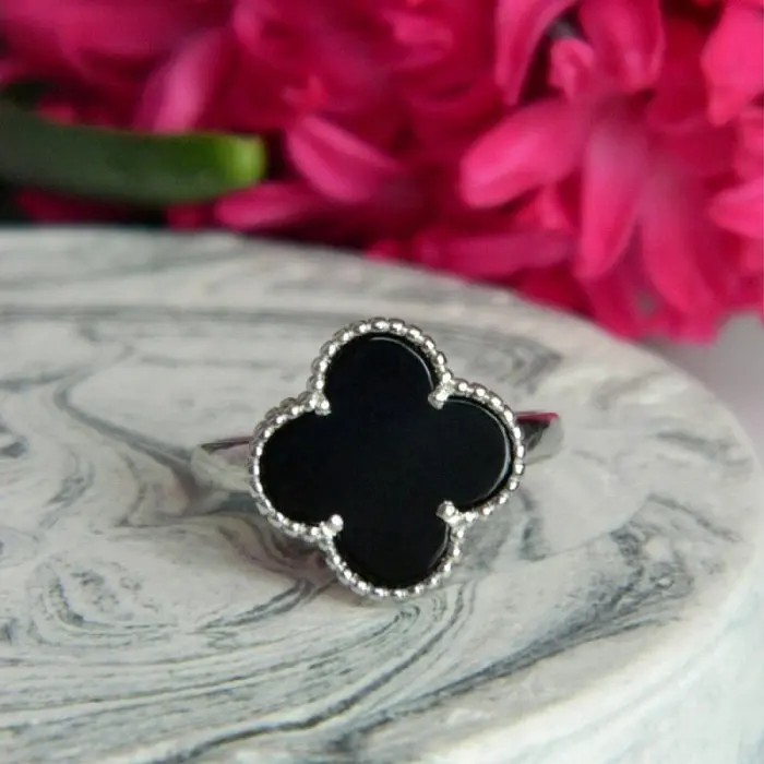 Кольцо декоративное из серебра вид 1