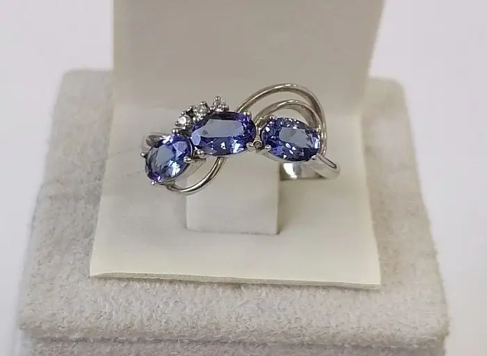 Кольцо декоративное из серебра