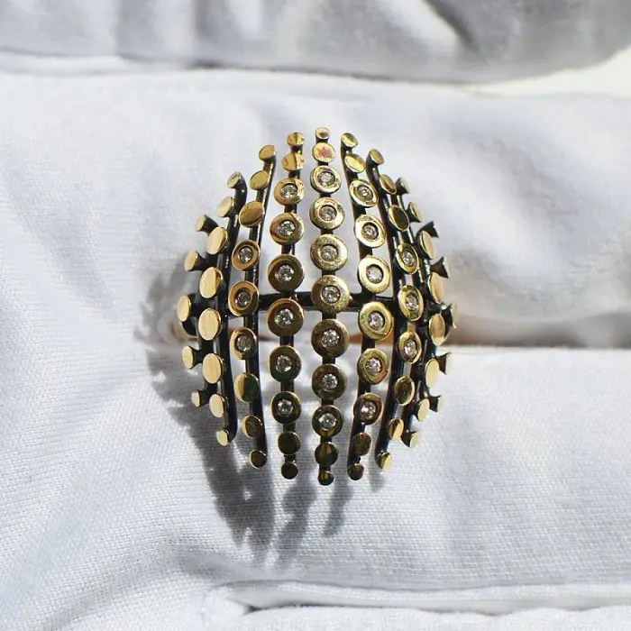 Кольцо декоративное из желтого золота