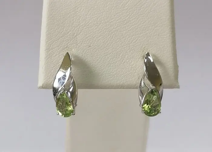 Серьги с английским замком из серебра