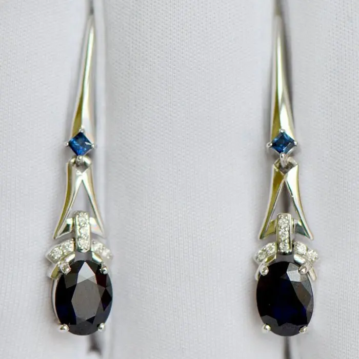 Серьги подвесные из белого золота