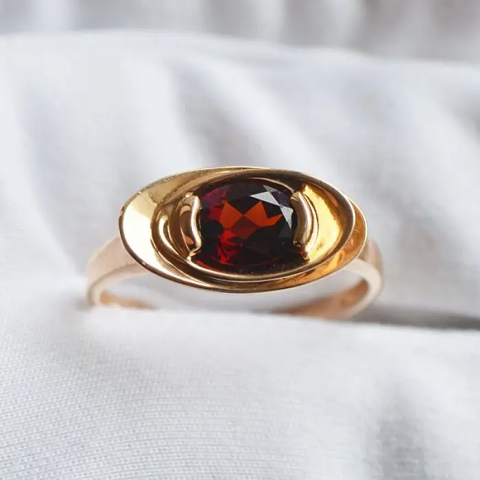 Кольцо декоративное из красного золота