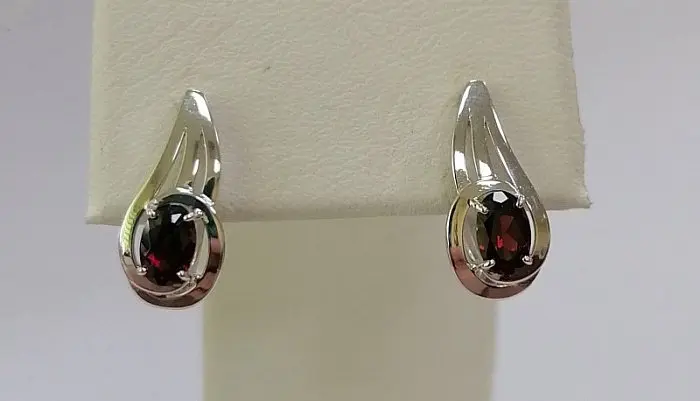 Серьги с английским замком из серебра