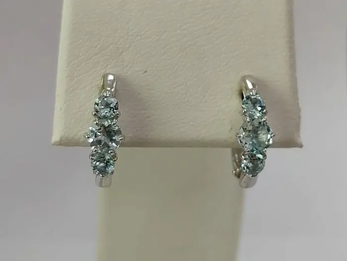 Серьги с английским замком из серебра