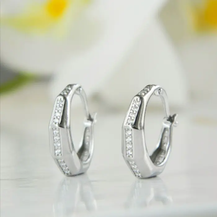 Серьги с английским замком из серебра