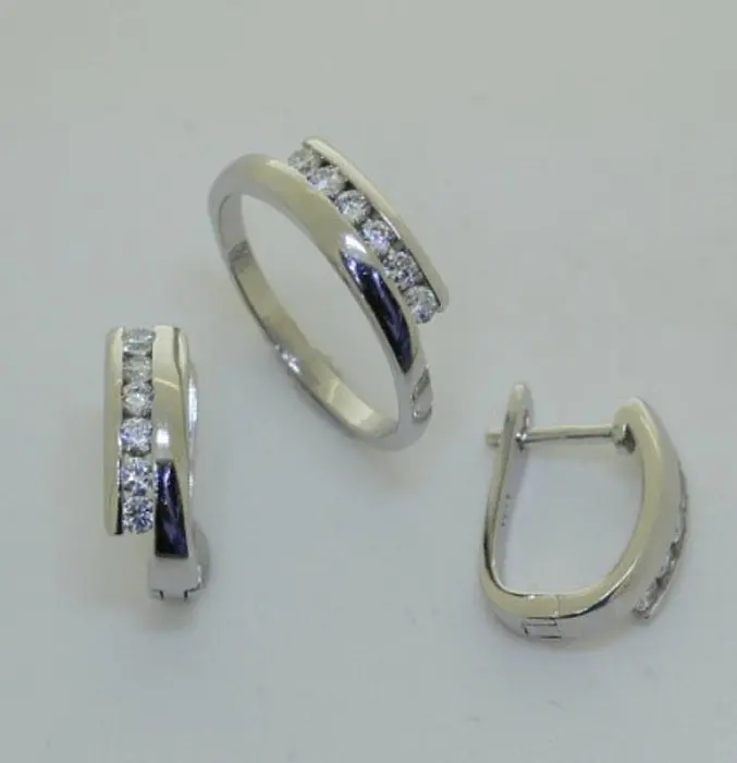 Серьги с английским замком из серебра
