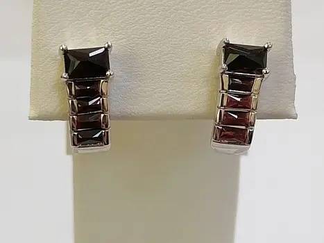 Серьги с английским замком из серебра