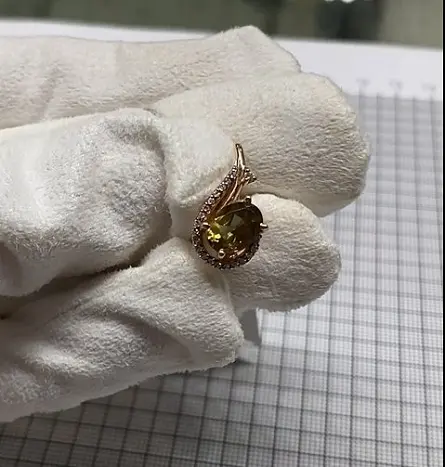 Серьги с английским замком из красного золота