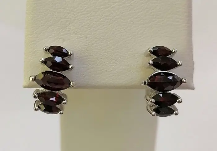 Серьги с английским замком из серебра