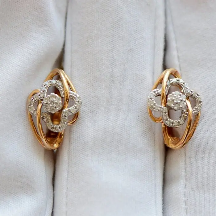 Серьги с английским замком из комбинированного золота