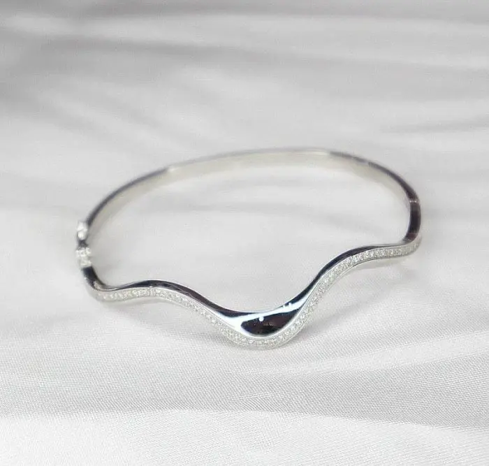 Браслет жесткий из серебра