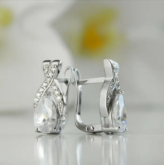 Серьги с английским замком из серебра