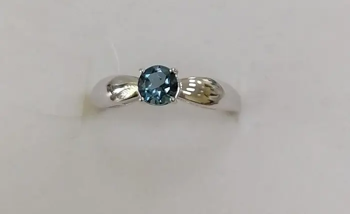 Кольцо декоративное из серебра
