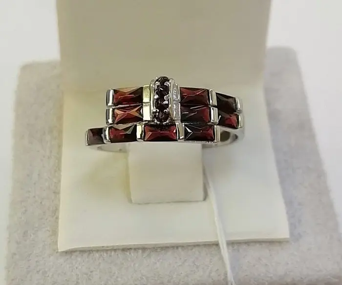 Кольцо декоративное из серебра