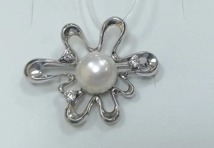 Брошь из серебра