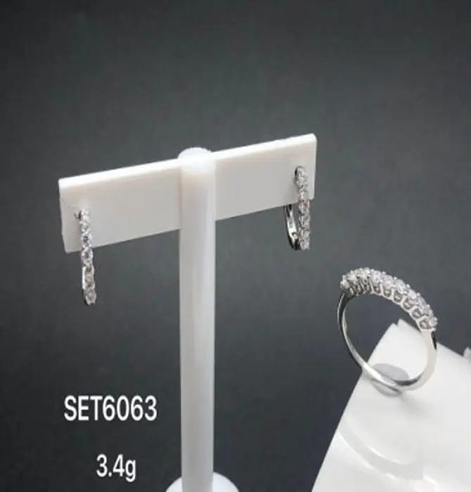 Серьги с английским замком из серебра