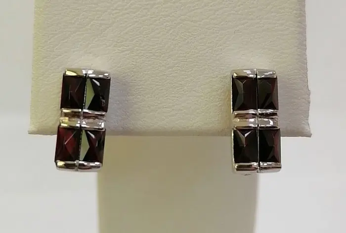 Серьги с английским замком из серебра