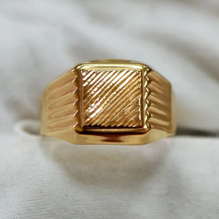 Печатка из красного золота