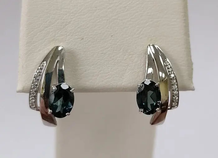 Серьги с английским замком из серебра