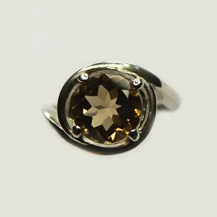 Кольцо декоративное из серебра