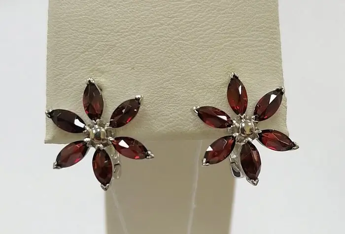 Серьги с английским замком из серебра