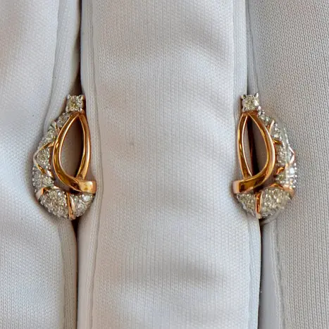 Серьги с английским замком из красного золота