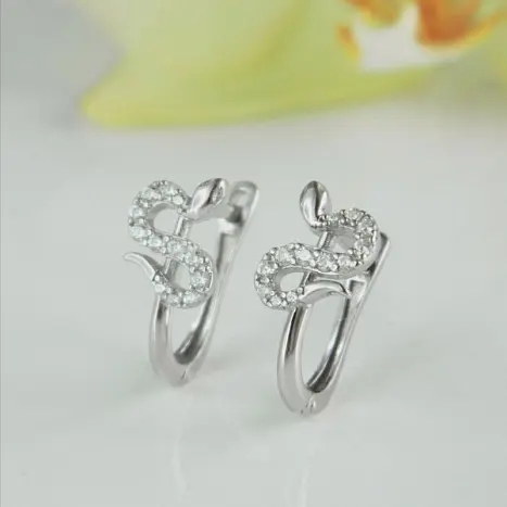 Серьги с английским замком из серебра