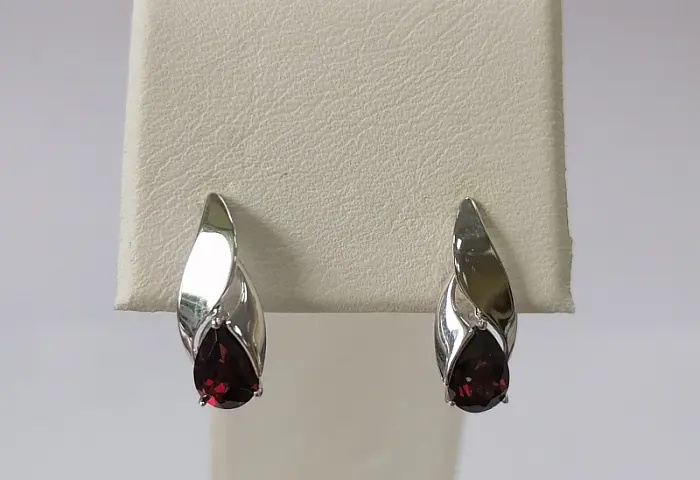 Серьги с английским замком из серебра
