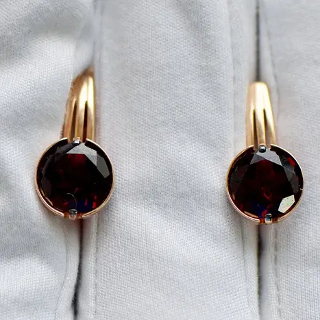 Серьги с английским замком из красного золота
