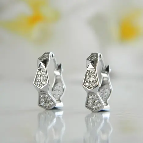 Серьги с английским замком из серебра