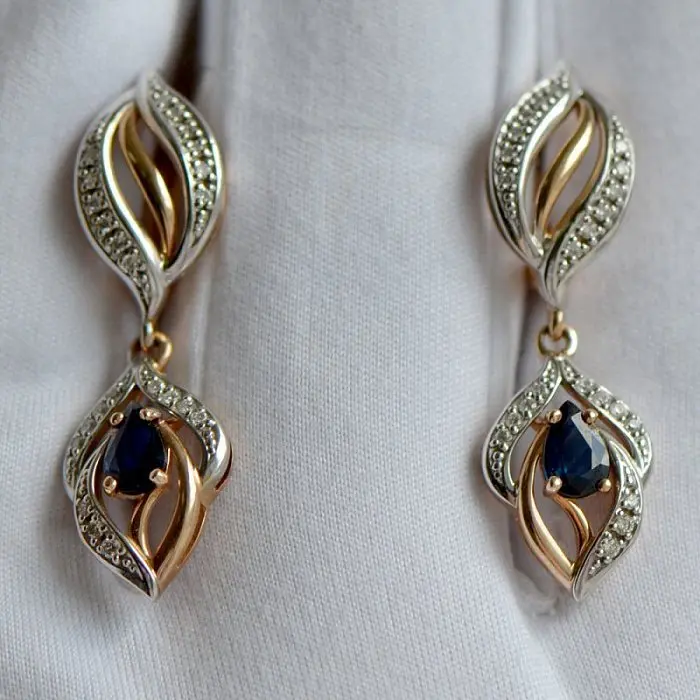 Серьги подвесные из комбинированного золота