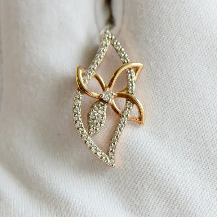 Подвеска декоративная из красного золота