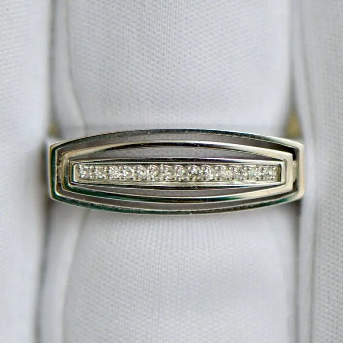 Кольцо декоративное из белого золота