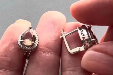 Серьги с английским замком из серебра