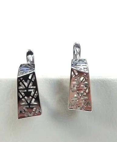 Серьги с английским замком из серебра