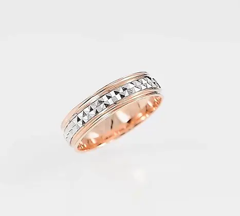 Кольцо обручальное из комбинированного золота