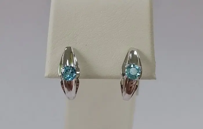 Серьги с английским замком из серебра