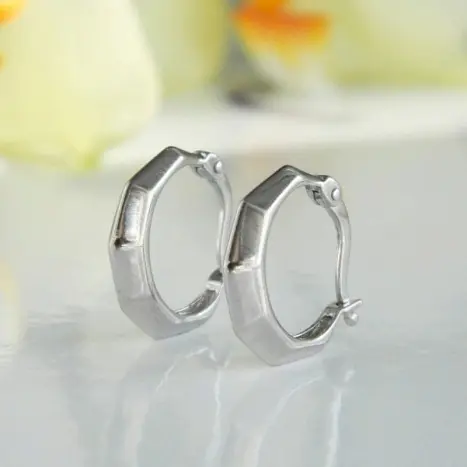 Серьги с английским замком из серебра